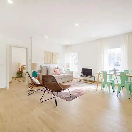 Stylish By The Beach, By Timecooler Apartman