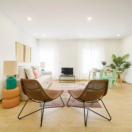 Stylish By The Beach, By Timecooler Setúbal