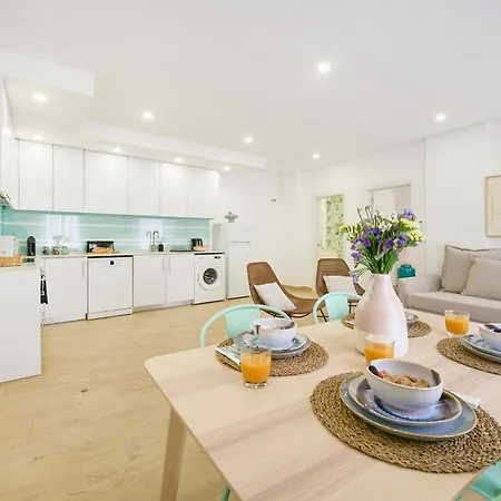 Stylish By The Beach, By Timecooler Apartman