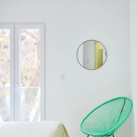 Apartman Stylish By The Beach, By Timecooler