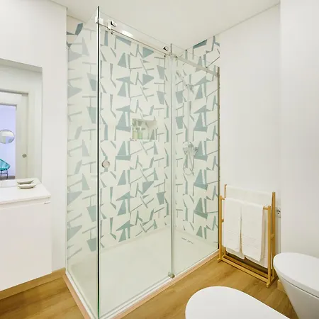 Stylish By The Beach, By Timecooler Apartman *