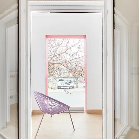 Apartman Stylish By The Beach, By Timecooler *