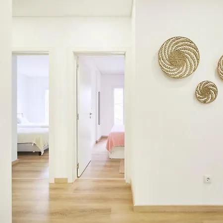 Stylish By The Beach, By Timecooler Apartman *