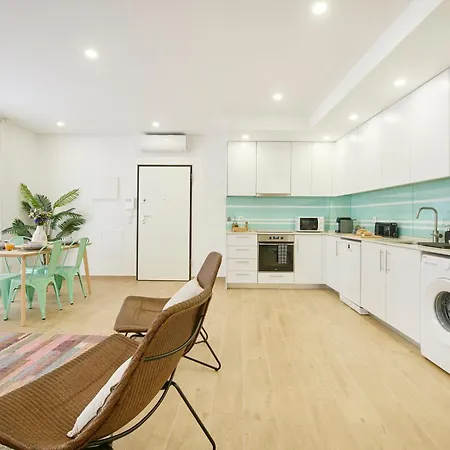 Stylish By The Beach, By Timecooler Apartman