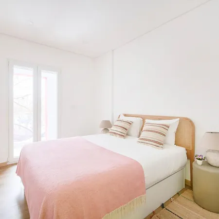 Stylish By The Beach, By Timecooler Apartman *