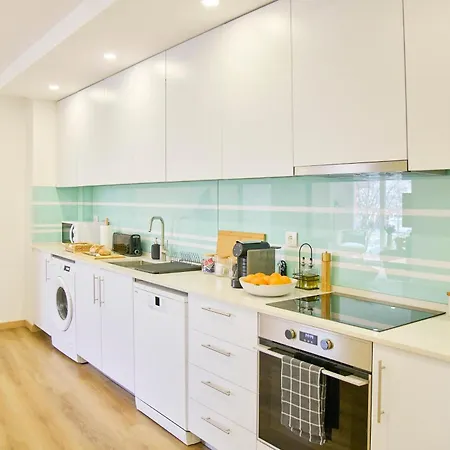 Stylish By The Beach, By Timecooler Setúbal