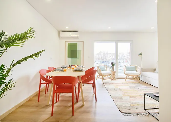 Stylish By The Beach, By Timecooler Setúbal